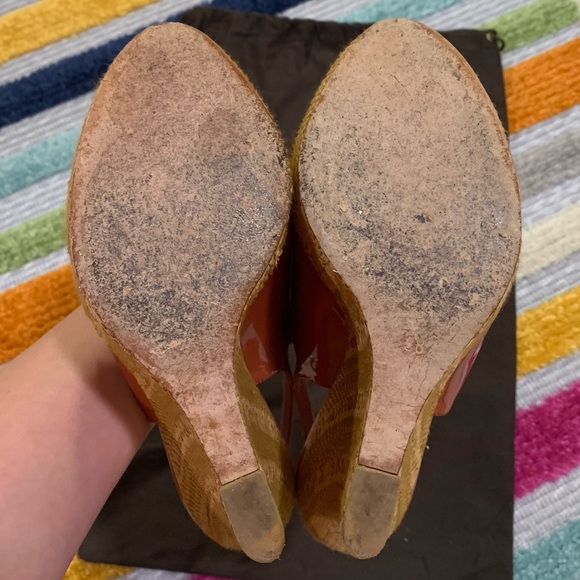 GUCCI Coral Vitello Vernice Soft Starfish Patent Leather Platform Wedges 258355 - Picture 13 of 16